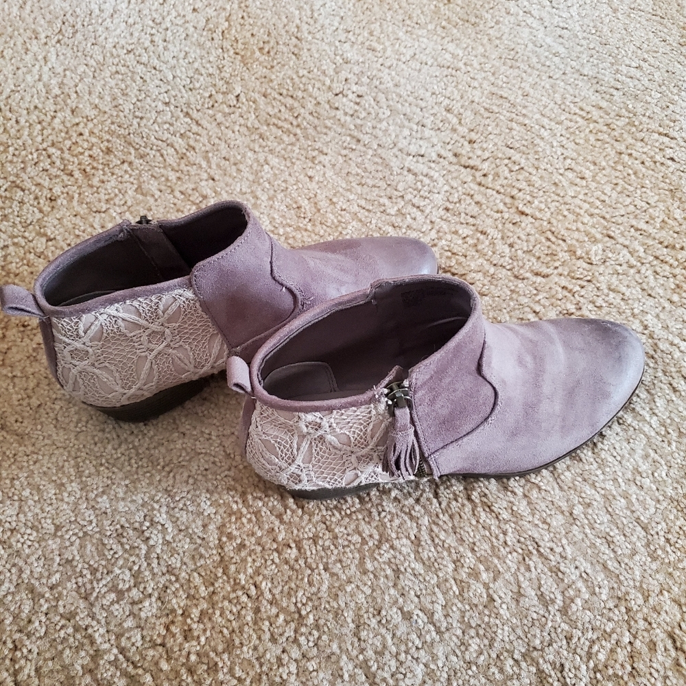 Boots - Picture 4 of 5